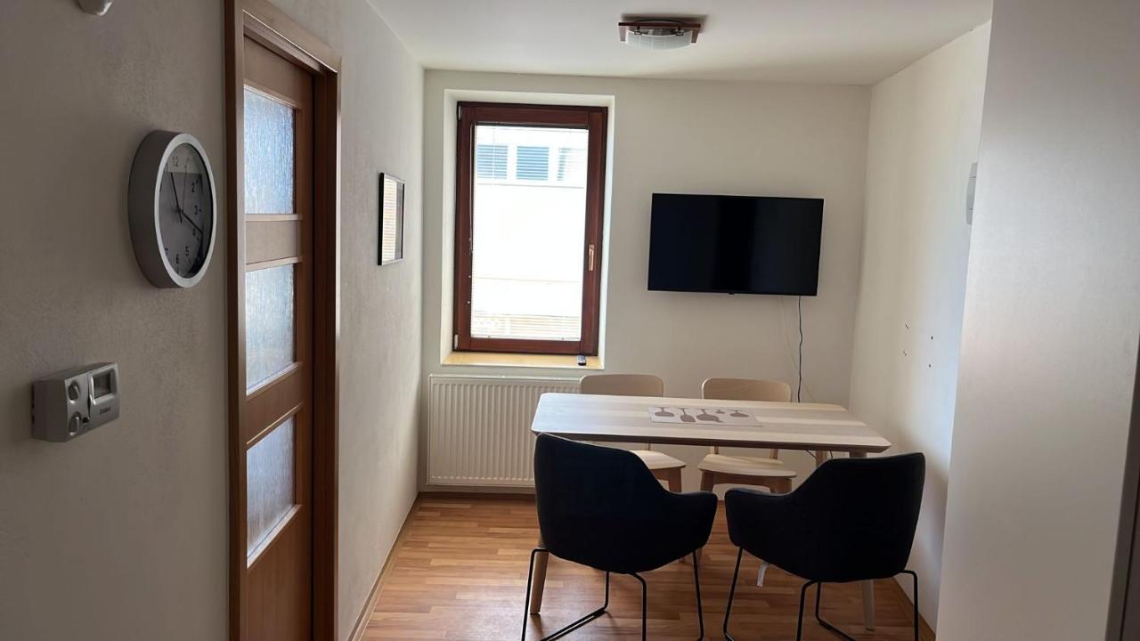 Apartman Hotel Vomocil Bystre Bagian luar foto